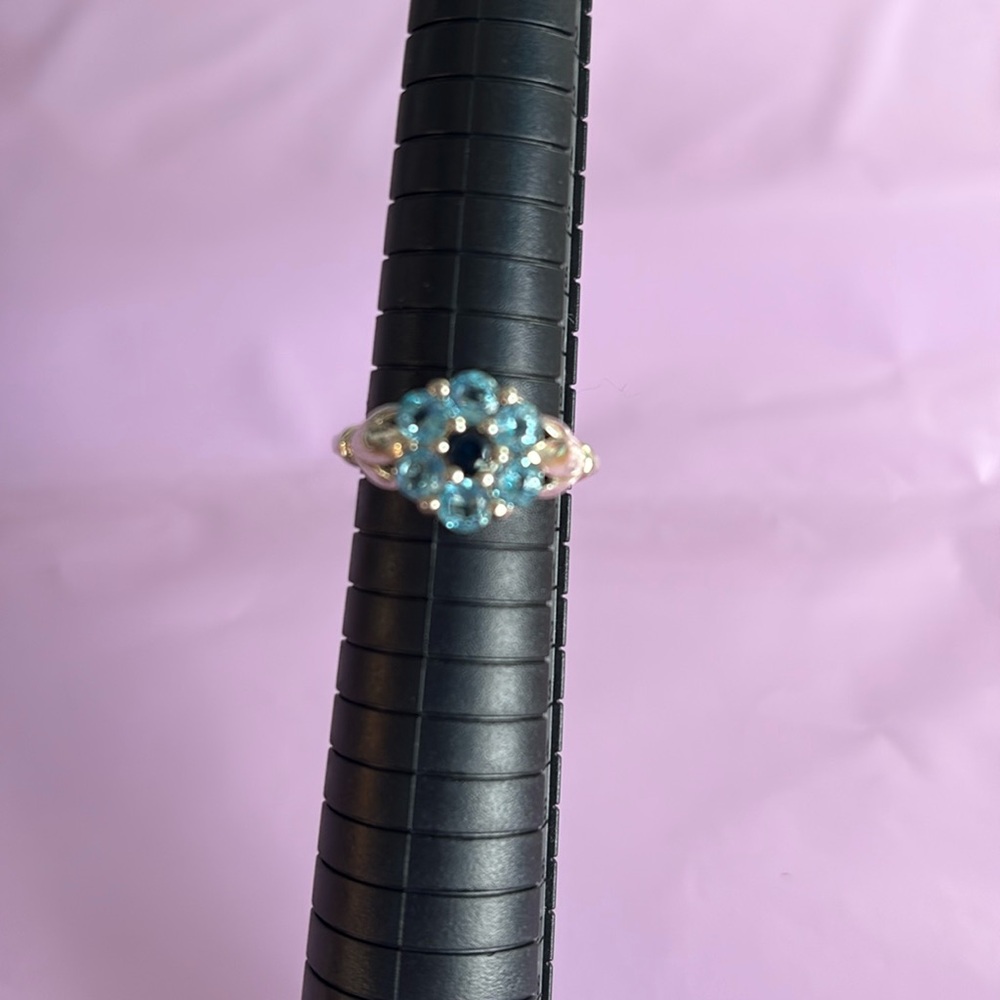 Silver flower ring